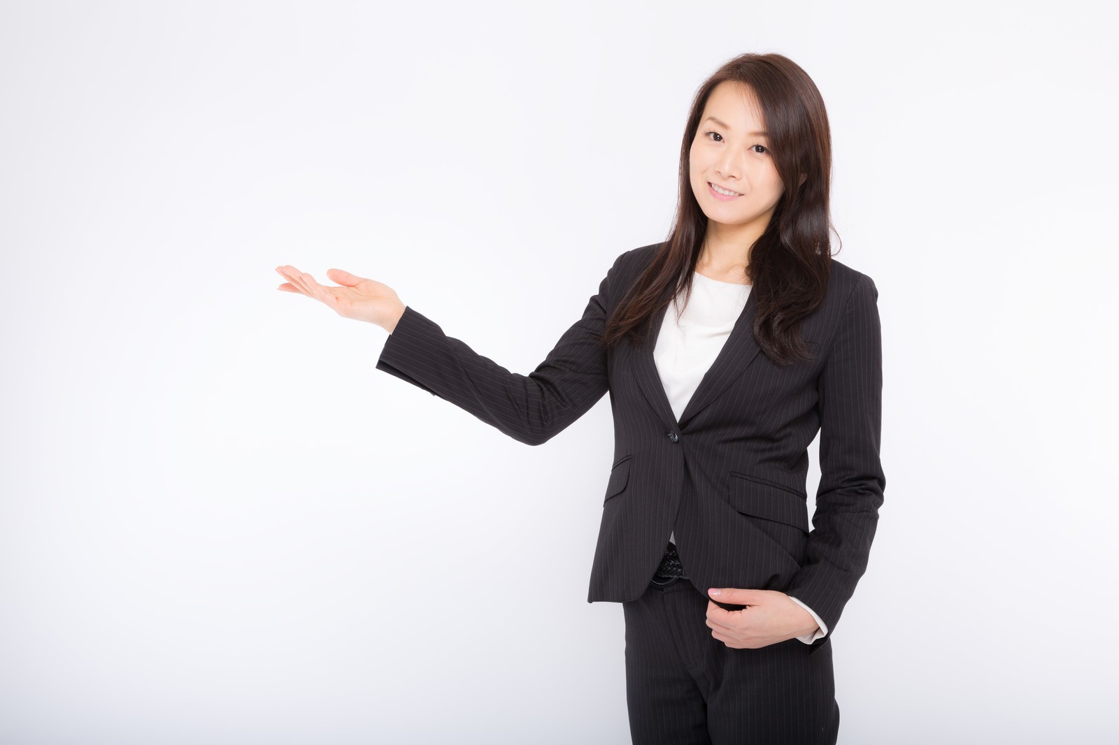 フォークリフトなどの物流機器やシステムを販売している企業での事務職