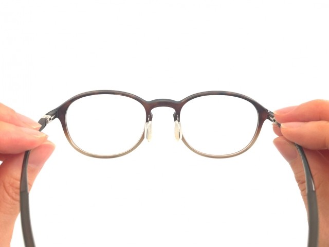 軽量部品のラックの取り外しと検品